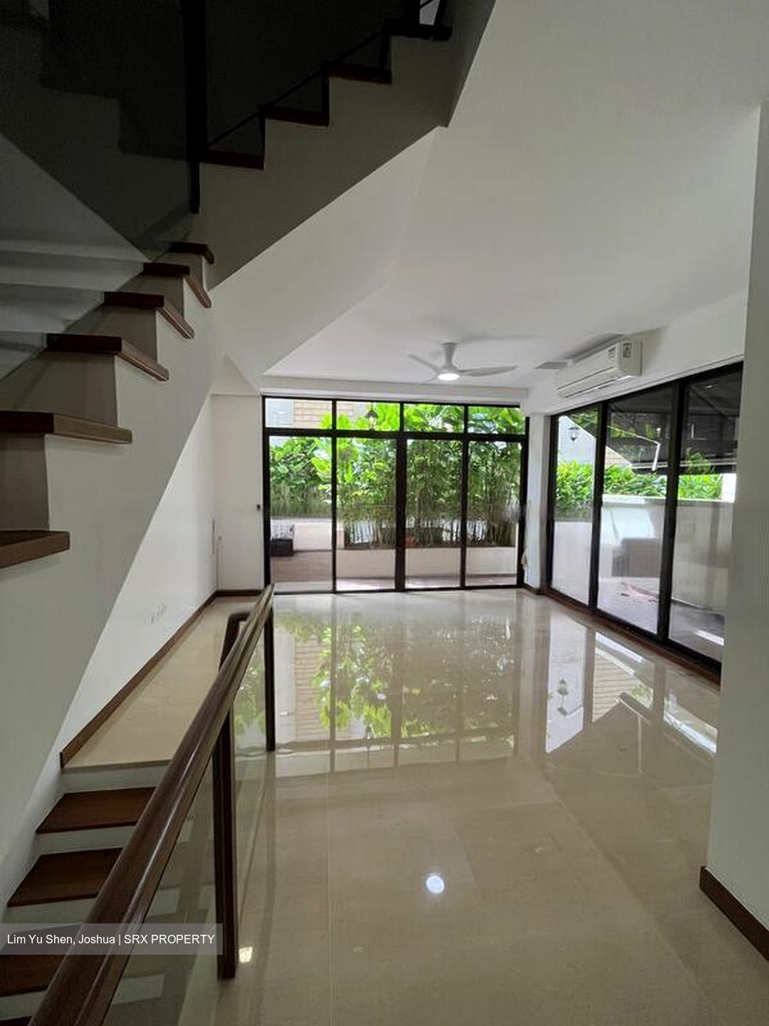 Holland Link (D10), Terrace #467348011